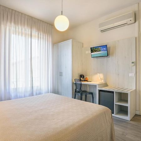 Hotel Lupori Viareggio Esterno foto