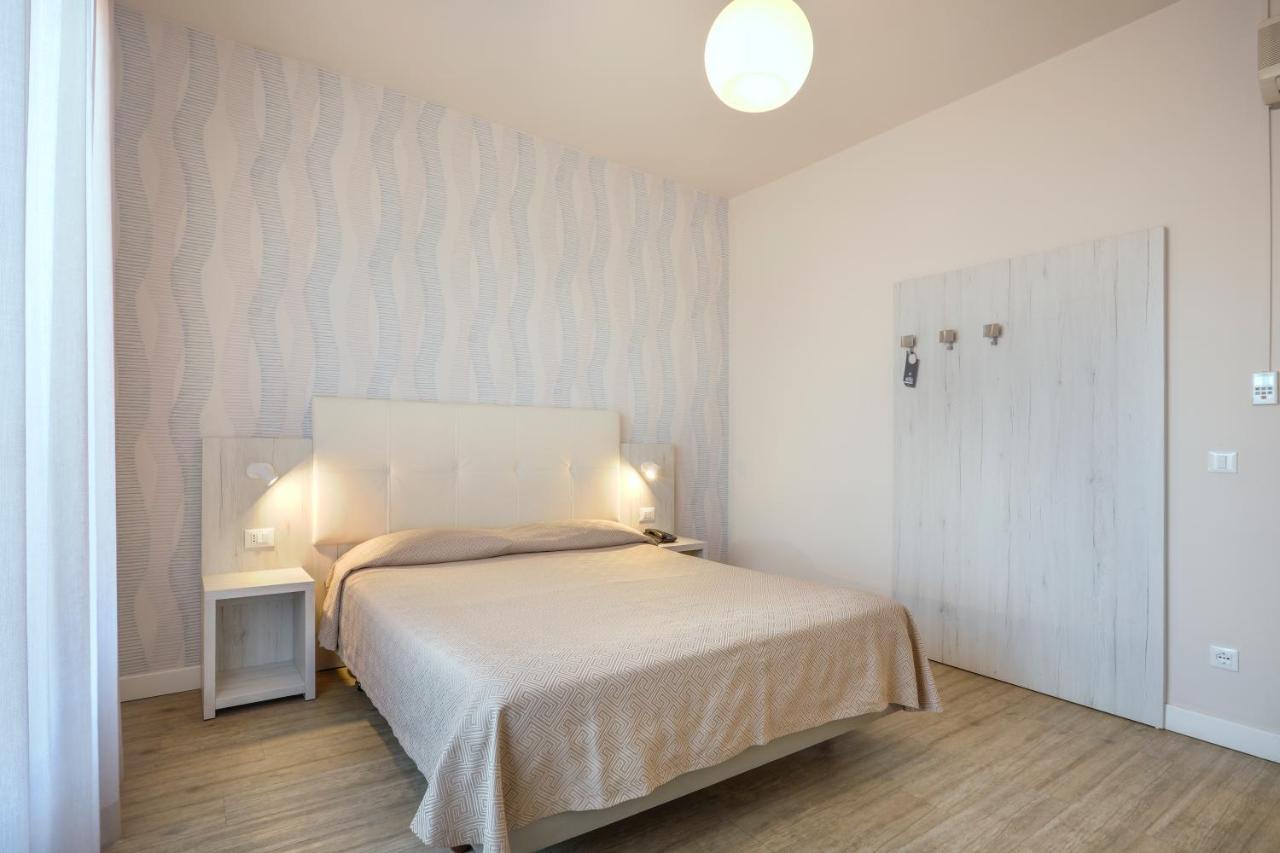 Hotel Lupori Viareggio Esterno foto