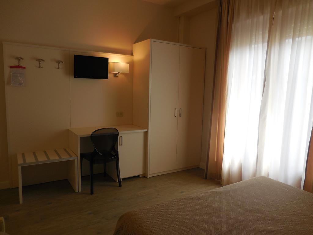 Hotel Lupori Viareggio Esterno foto