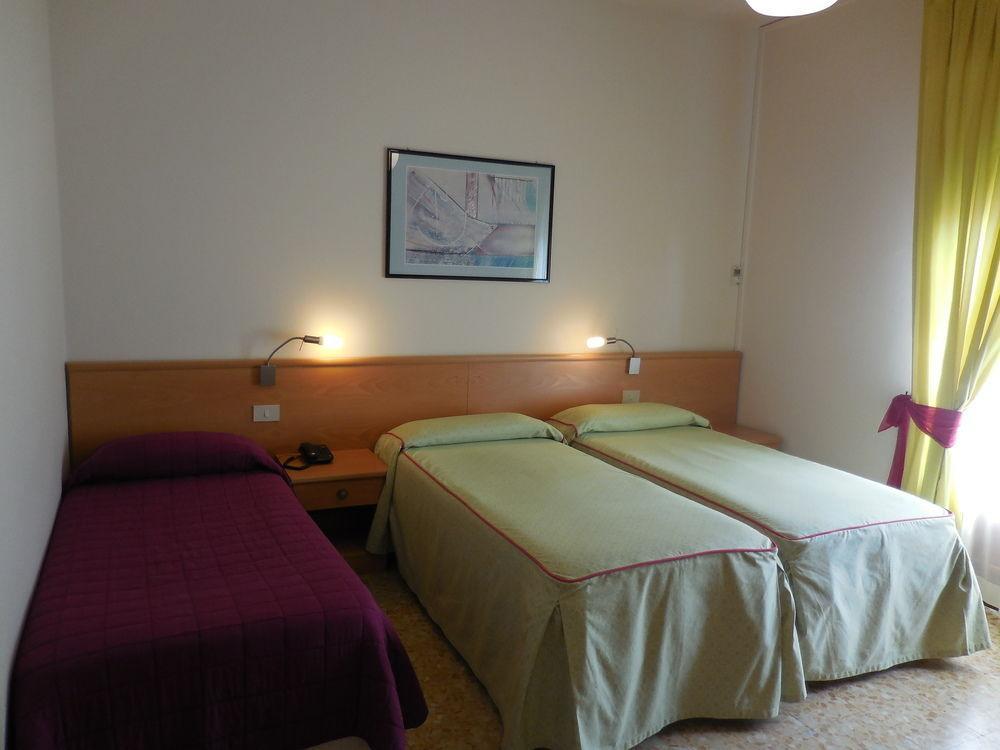 Hotel Lupori Viareggio Esterno foto