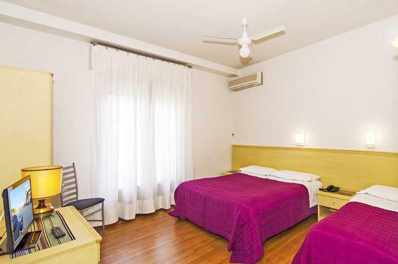 Hotel Lupori Viareggio Esterno foto