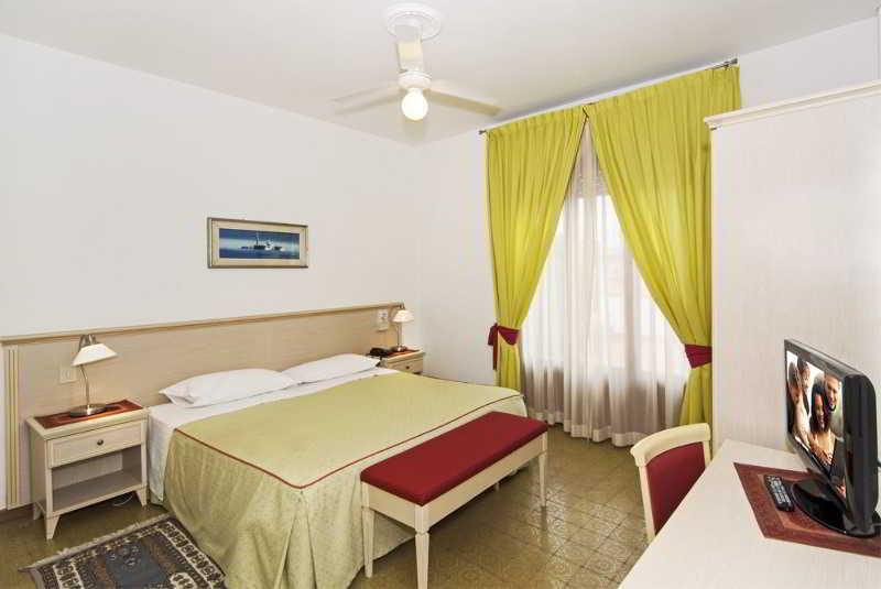 Hotel Lupori Viareggio Esterno foto