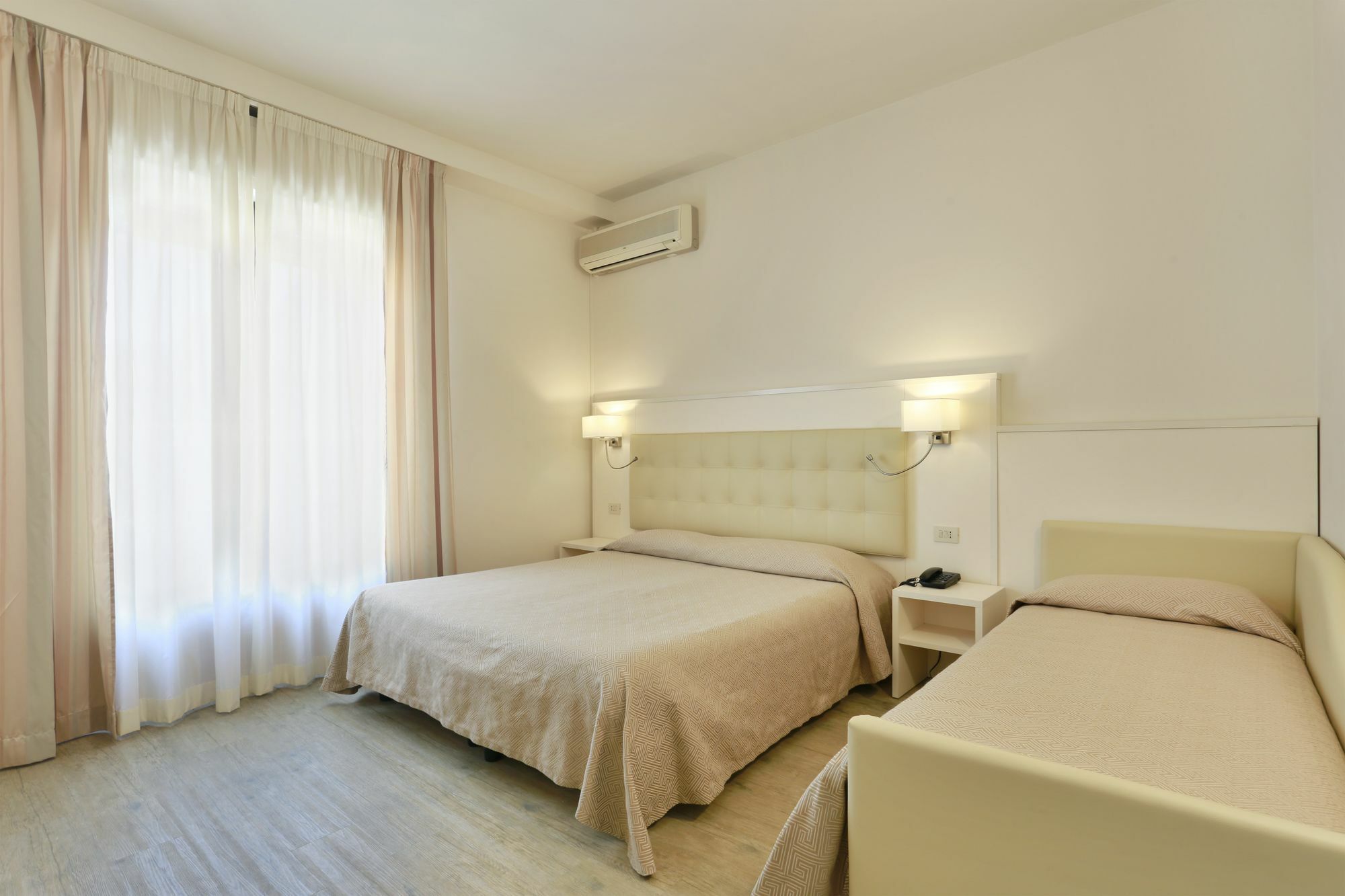 Hotel Lupori Viareggio Esterno foto